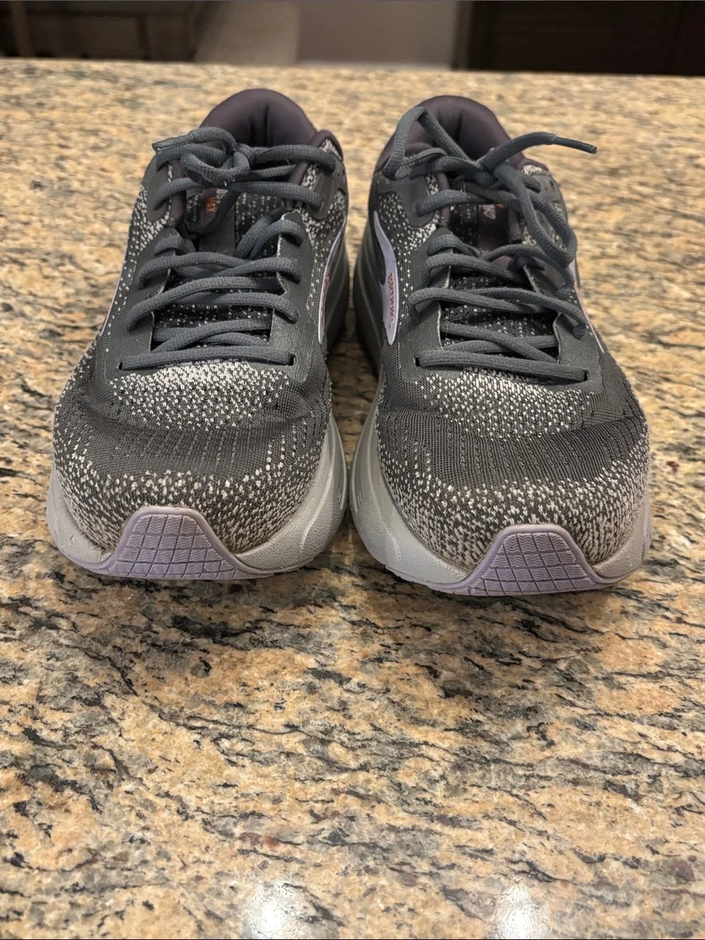 Brooks Ghost Max Women’s Running Shoes Gray Lavender Wide (D) Size 9.5
